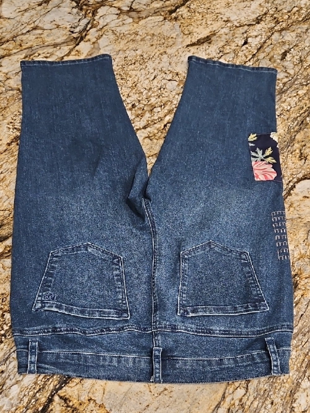 DG2 by Diane Gilman Dark Blue Denim Jeans. Size 12P Inseam 20" Rise 8.5" - Picture 2 of 5